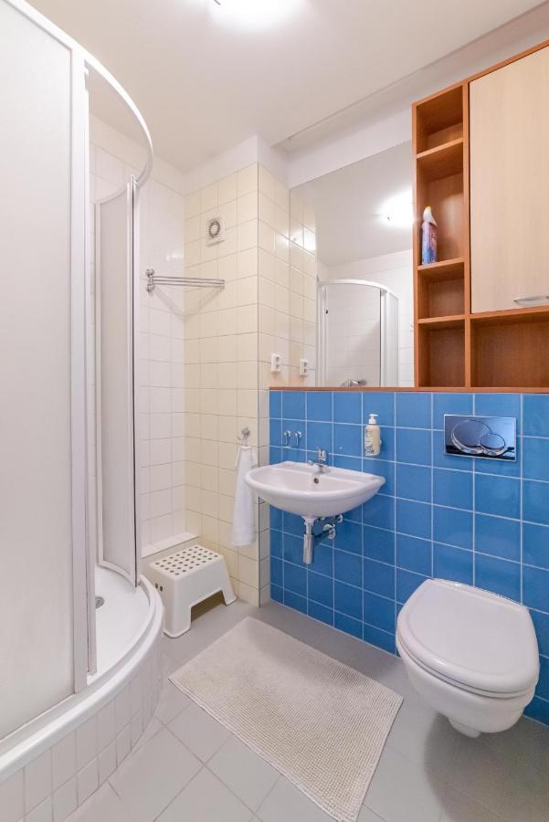 Strawberry Apartment Bratislava Exterior photo