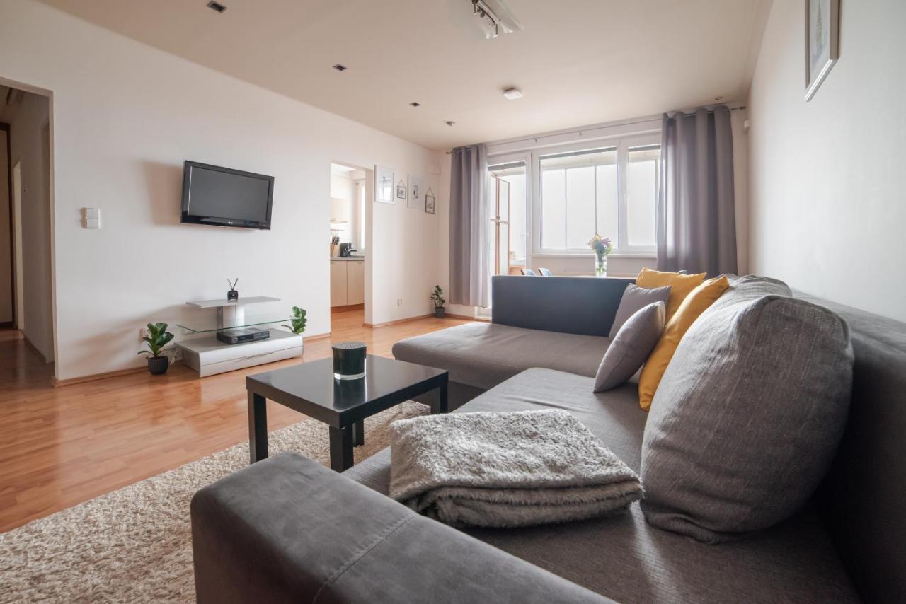 Strawberry Apartment Bratislava Exterior photo